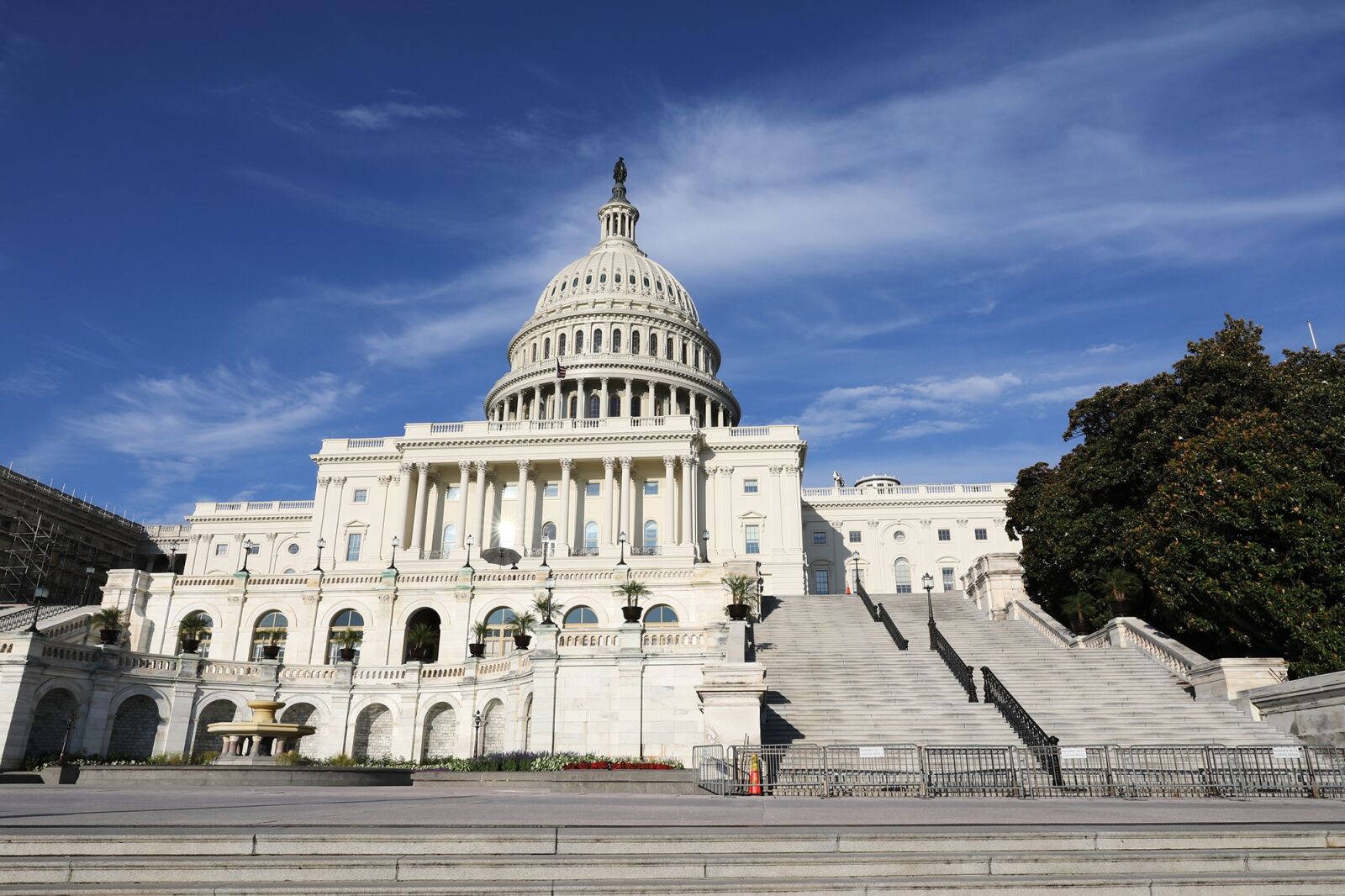 Canon EOS 5D Mark IV sample photo. Capital hill, dc, white photography