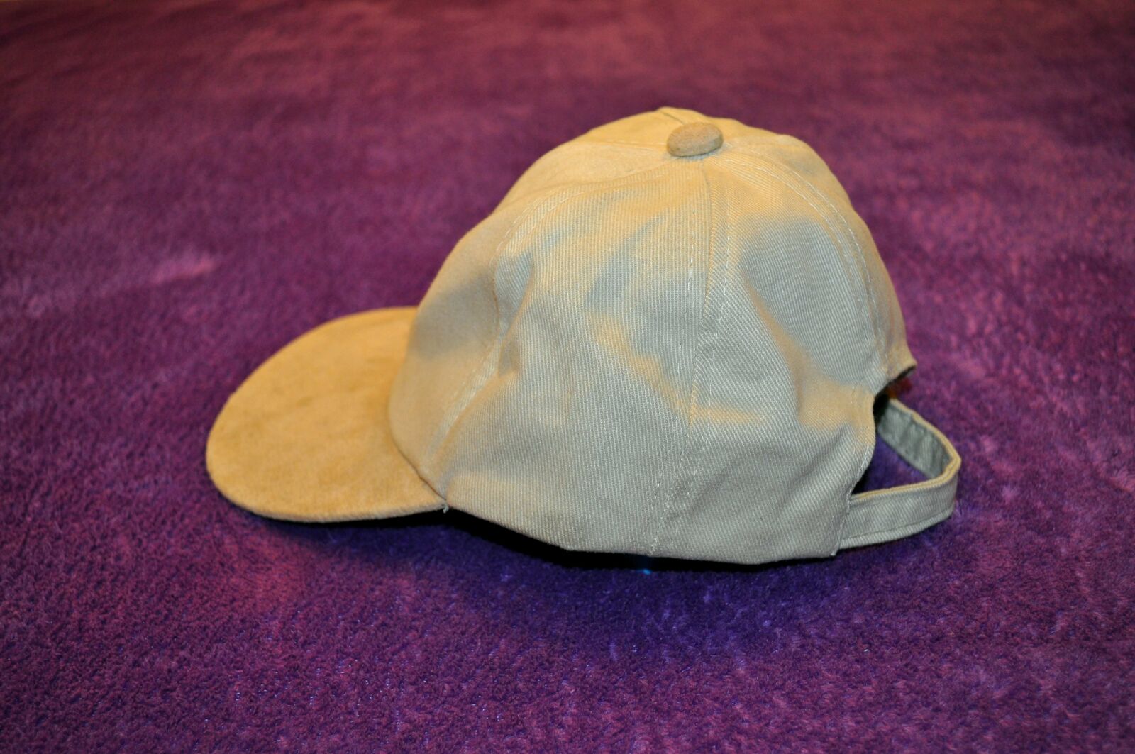 Nikon D5000 sample photo. White, sports, cap, hat photography