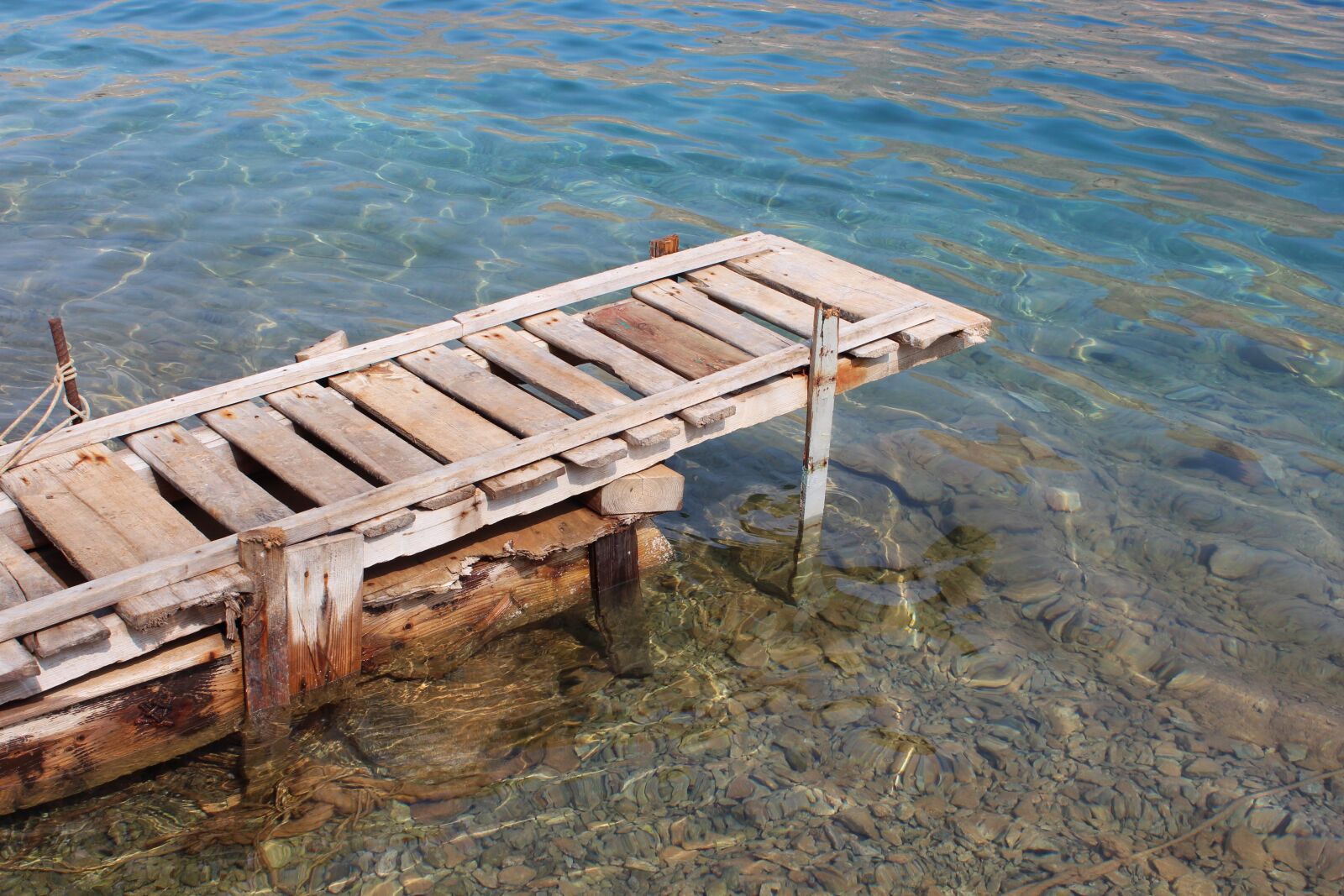 Canon EOS 600D (Rebel EOS T3i / EOS Kiss X5) sample photo. Jetty, wood, sea photography