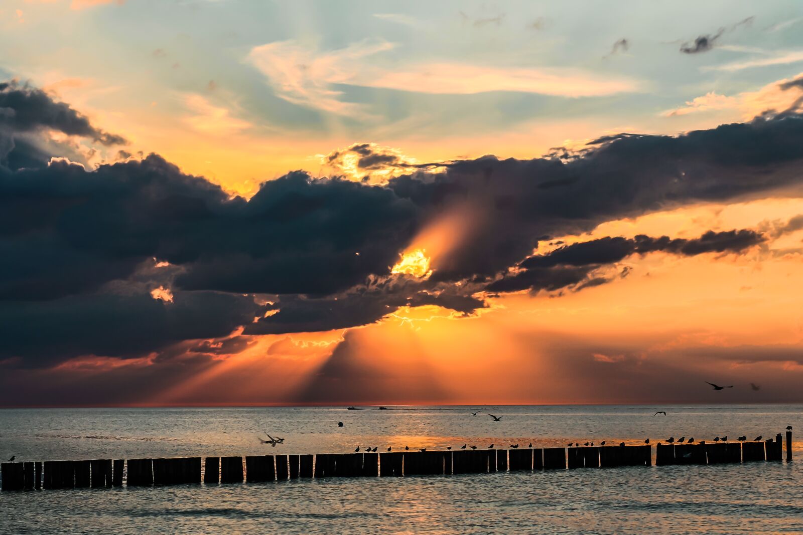 Canon EOS 700D (EOS Rebel T5i / EOS Kiss X7i) sample photo. Sunset, sea, sunset sea photography