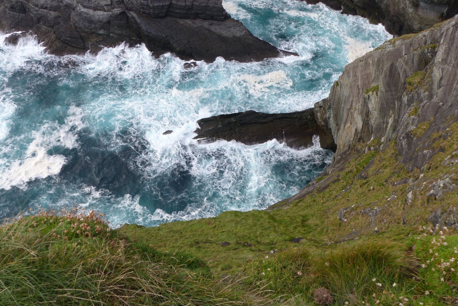 Panasonic Lumix DMC-FZ200 sample photo. Cliffs, cliffs of kerry photography