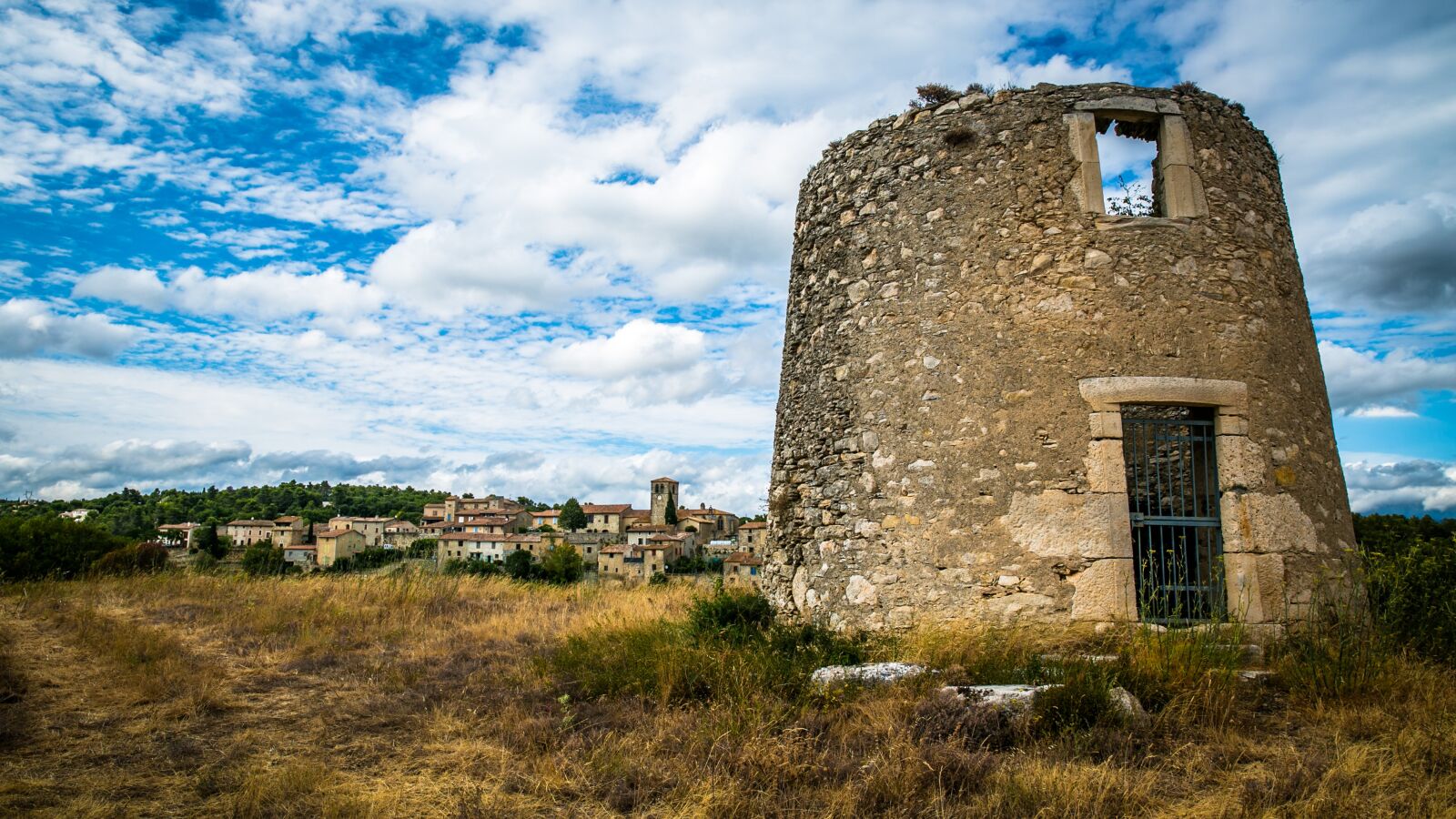 Canon EF 24-70mm F2.8L II USM sample photo. Architecture, abandoned, lawn photography