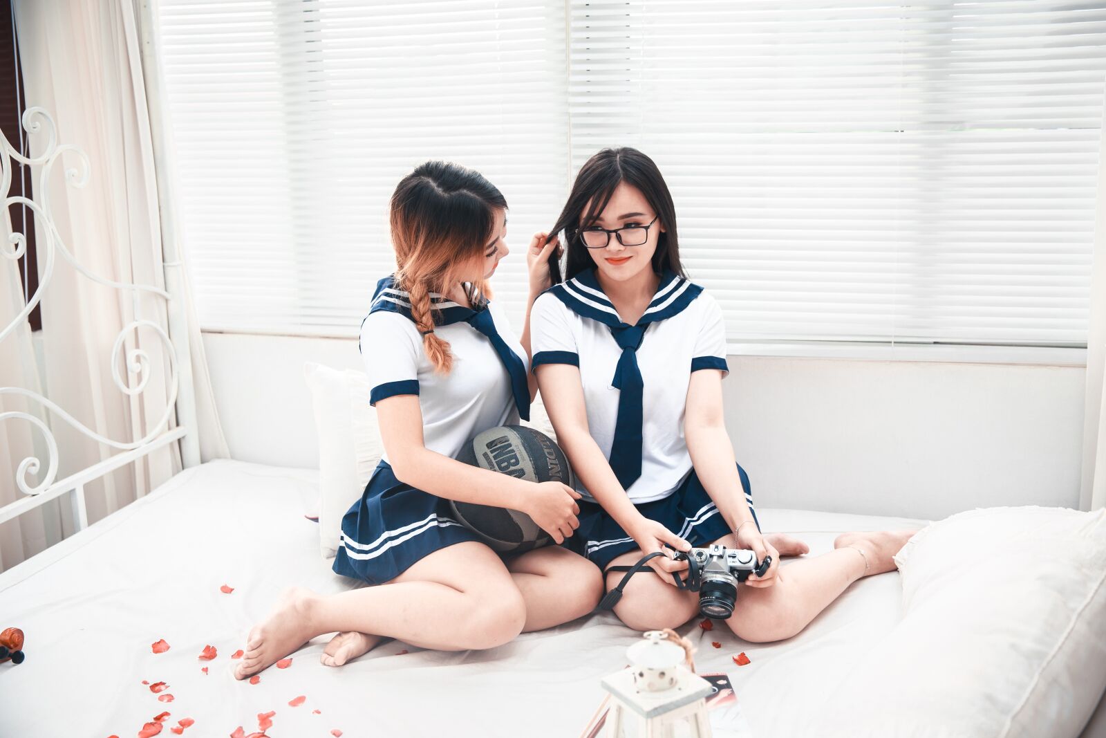 Canon EF 24-70mm F2.8L II USM sample photo. Woman, indoors, adult photography