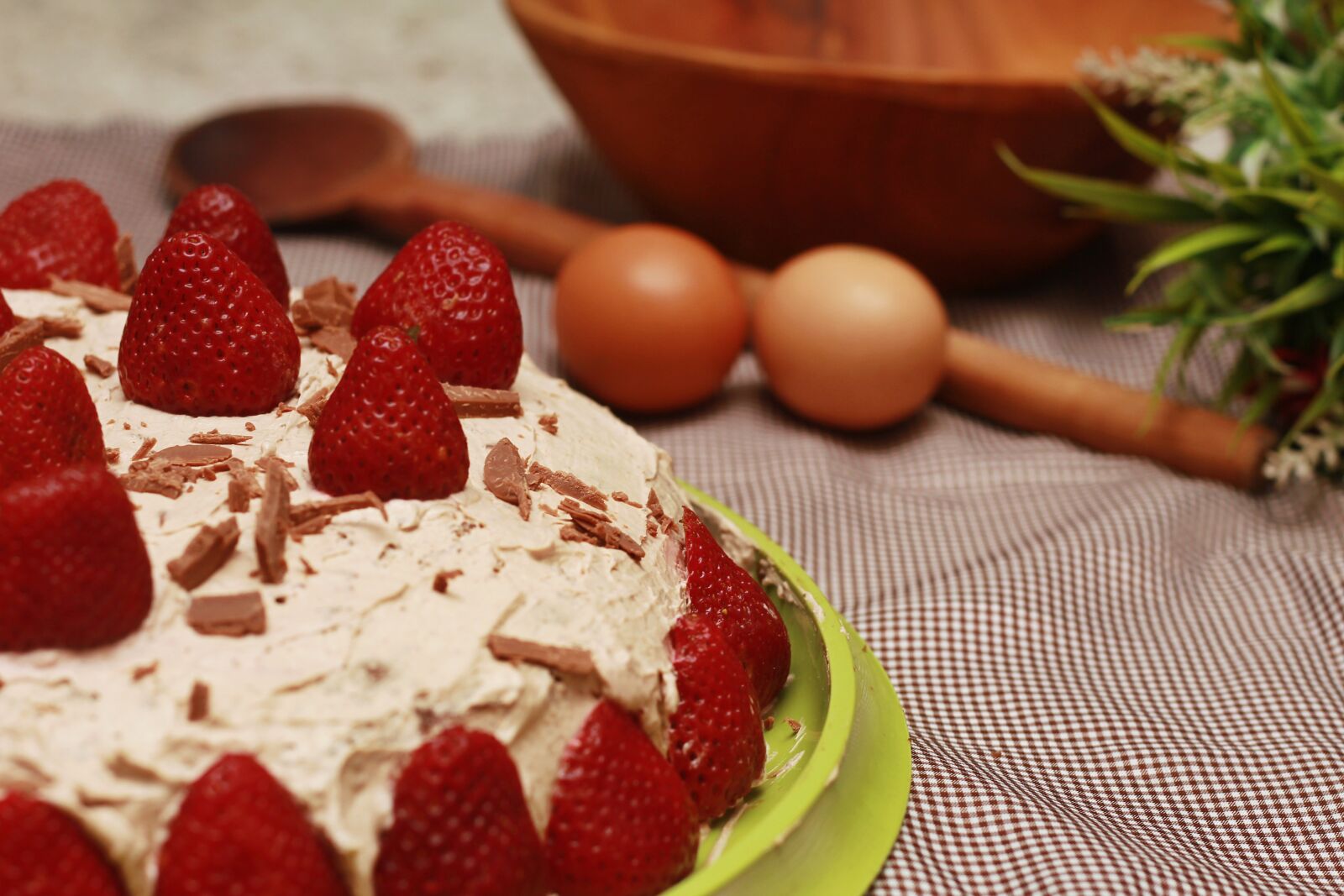 Canon EOS 1300D (EOS Rebel T6 / EOS Kiss X80) sample photo. Food, cake, misplace photography