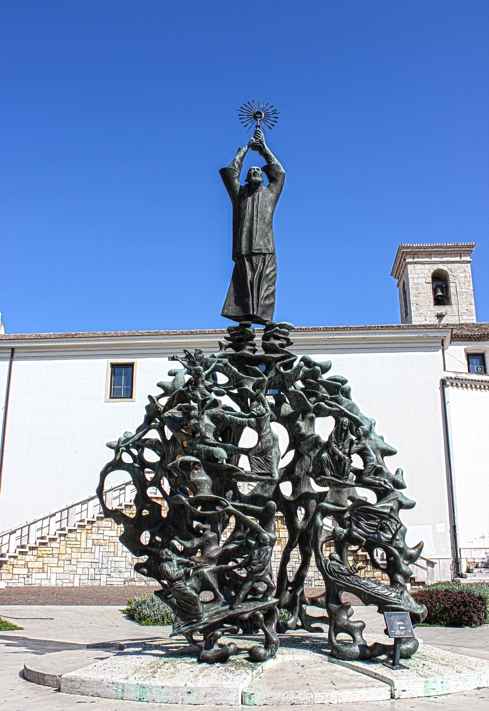 Canon EOS 550D (EOS Rebel T2i / EOS Kiss X4) sample photo. Monument, sculpture, bronze photography