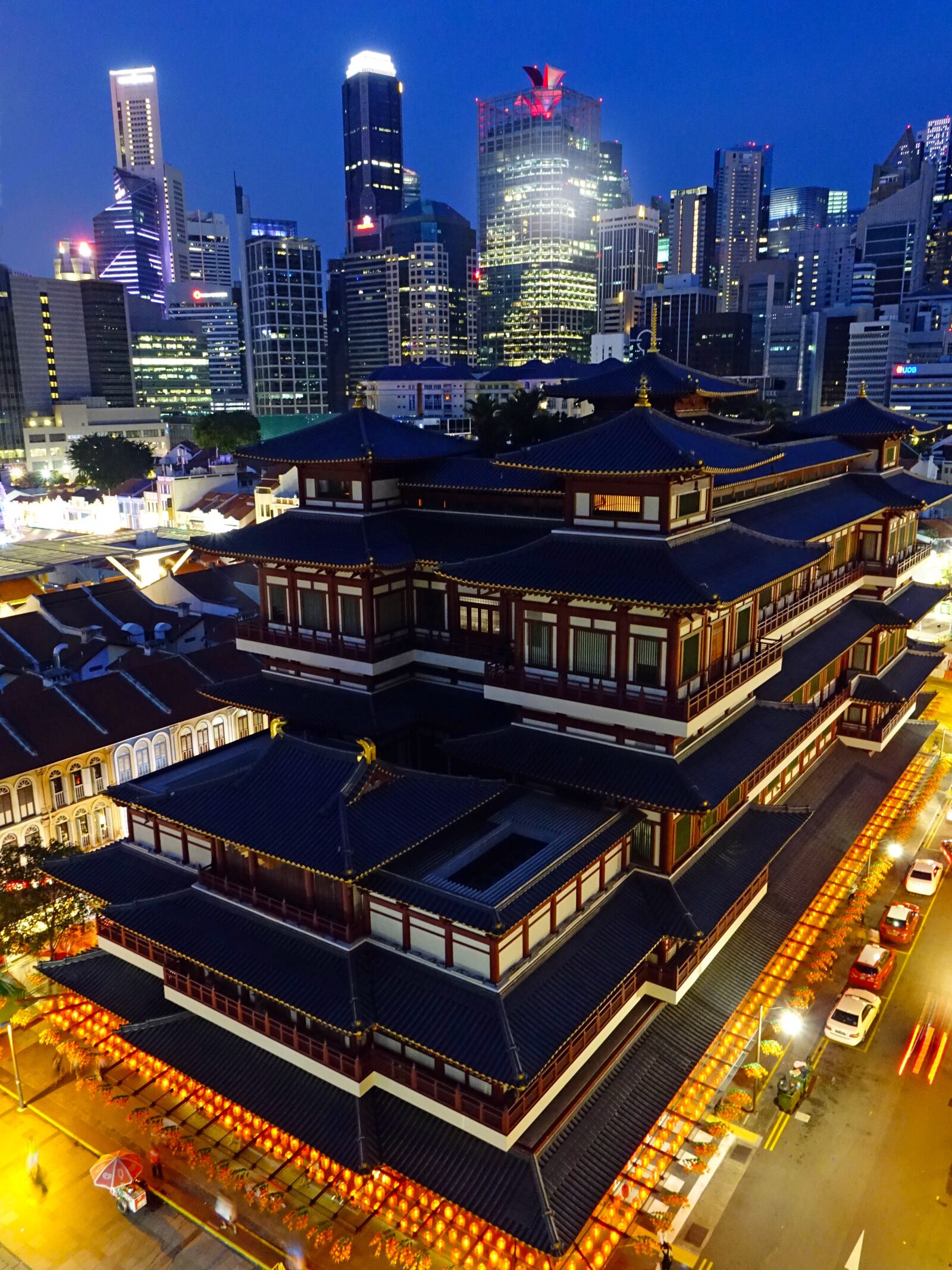 Sony Cyber-shot DSC-RX10 sample photo. Buddha tooth relic temple photography