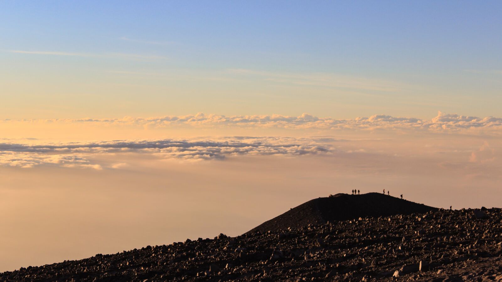 Canon EOS 600D (Rebel EOS T3i / EOS Kiss X5) sample photo. Mountain, rock, cloud photography
