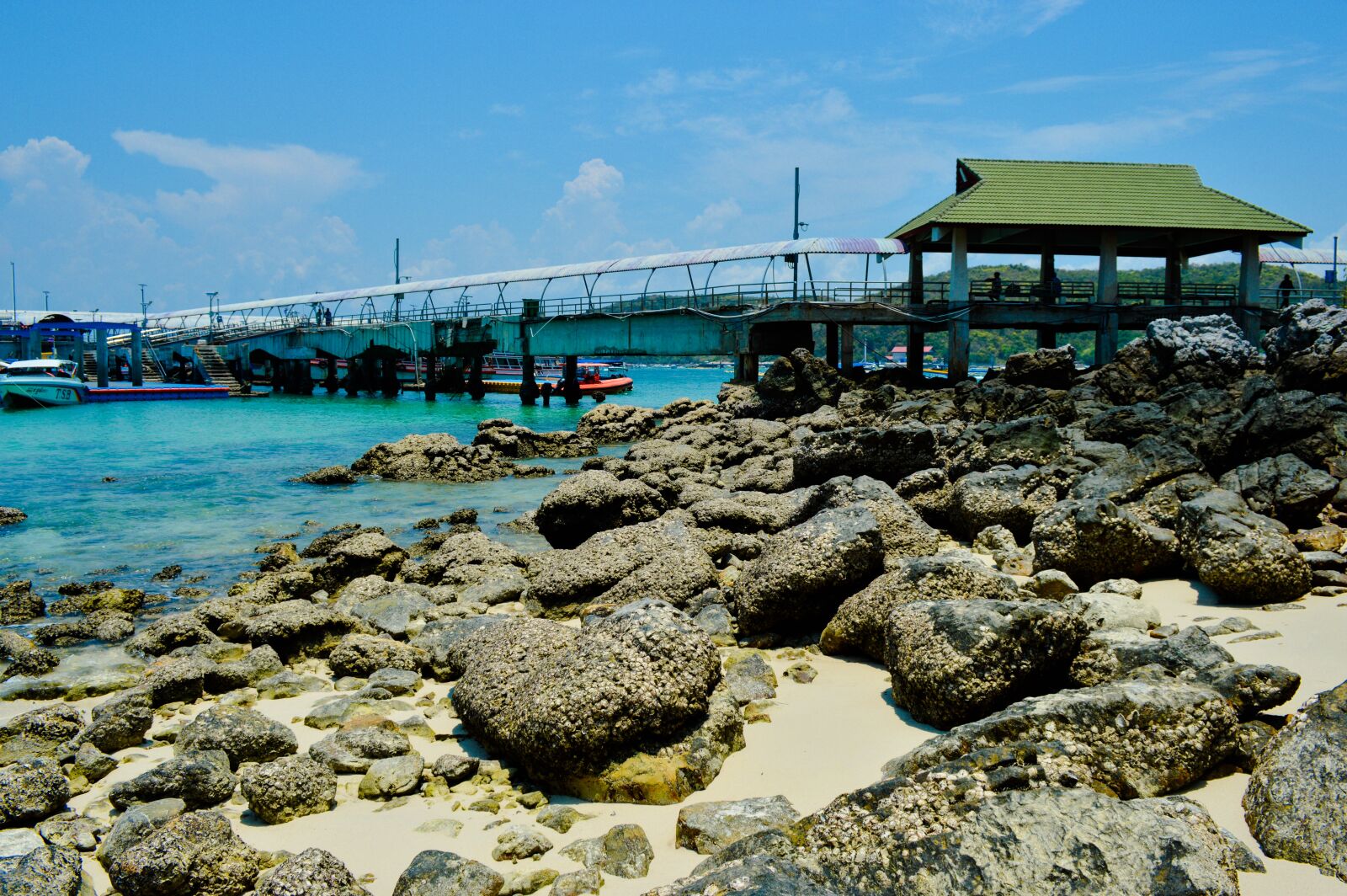 Nikon D3200 sample photo. Pierce, beach, thailand photography