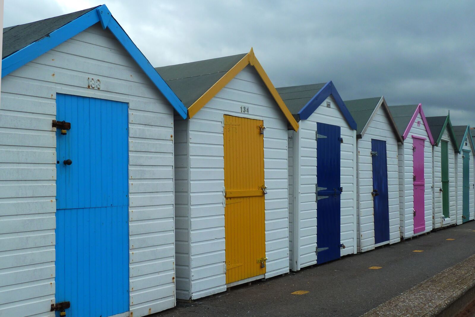 Panasonic Lumix DMC-ZS5 (Lumix DMC-TZ8) sample photo. Bathhouse, sea, doors photography