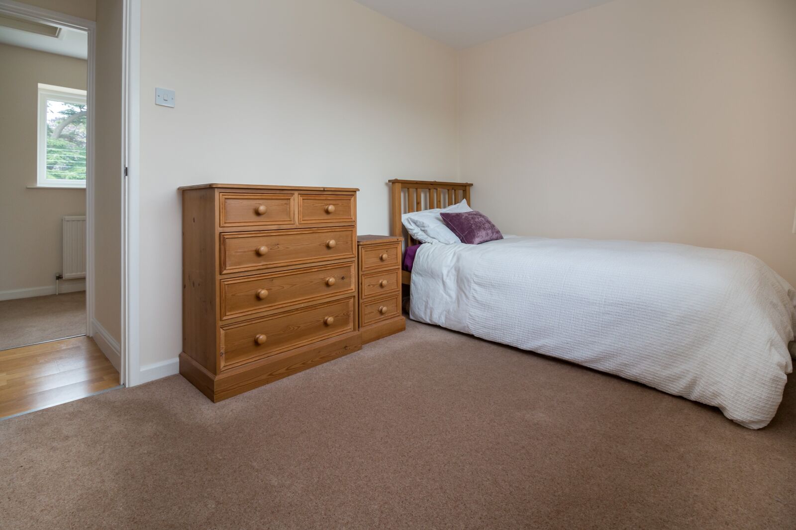 Canon EOS 70D sample photo. Room, house, home photography