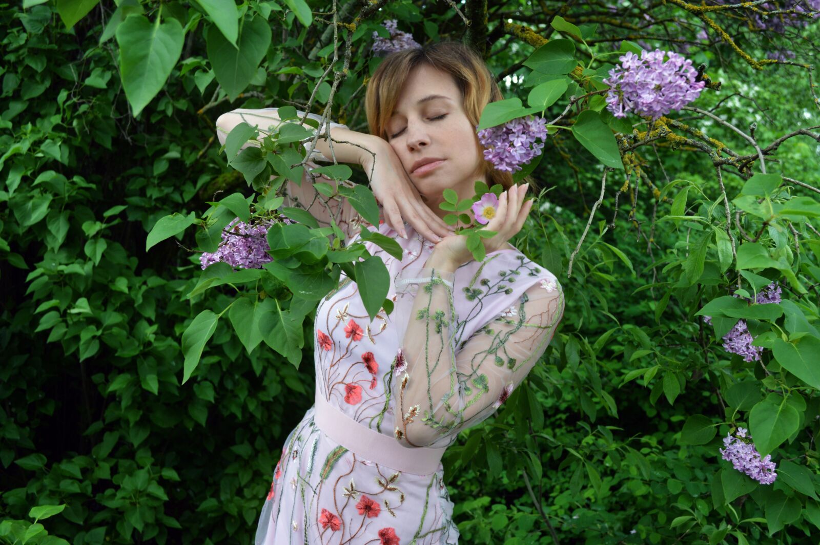 Nikon D3200 sample photo. Flower, girl, tenderness photography