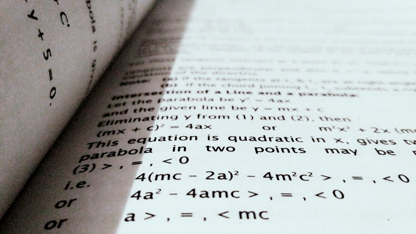 Xiaomi Redmi 3S sample photo. Black-and-white, blur, book photography