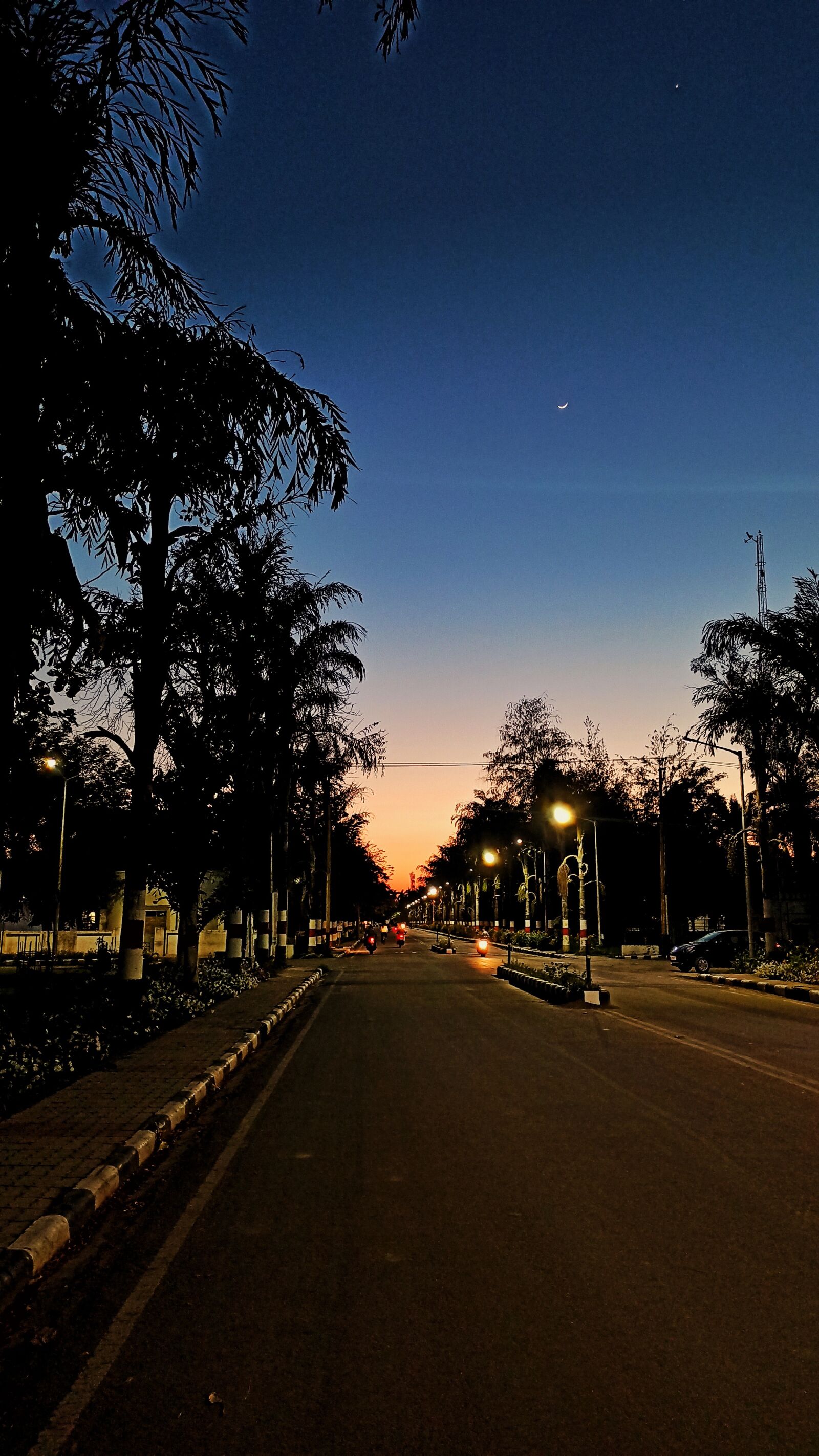 Xiaomi Redmi Note 8 Pro sample photo. Night, view, road photography