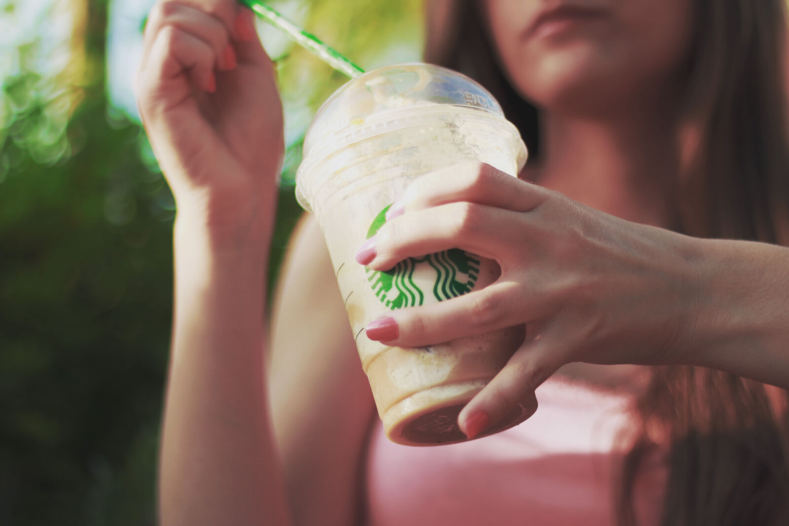 Canon EOS 70D + Canon EF 50mm F1.8 II sample photo. Coffee, drink, starbucks photography