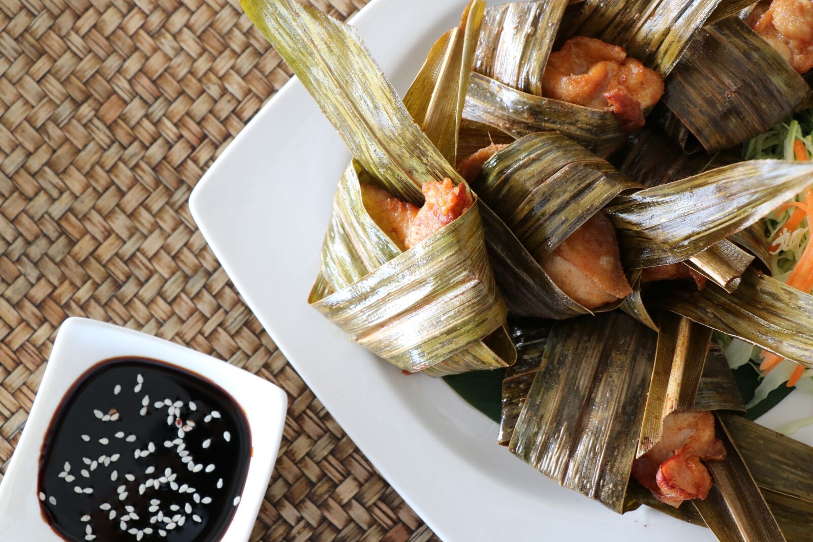 Canon EOS 750D (EOS Rebel T6i / EOS Kiss X8i) sample photo. Thaifood, chicken herb, food photography