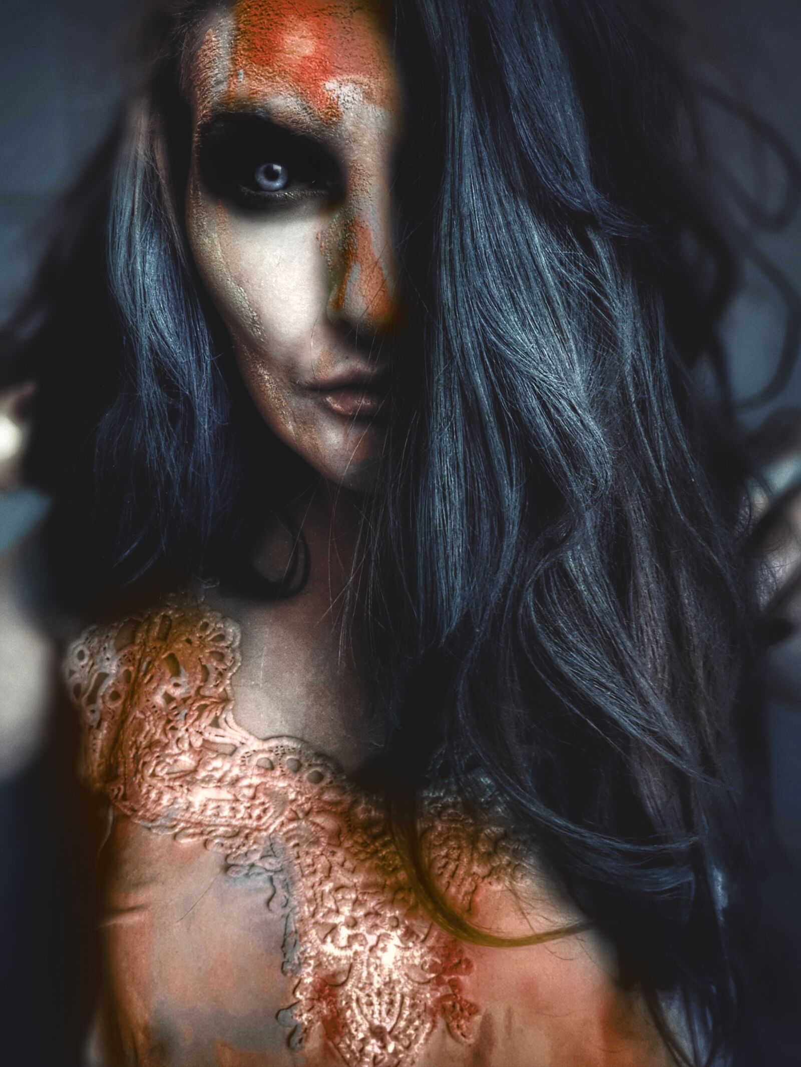Samsung Galaxy S10+ sample photo. Horror, darkness, dark queen photography