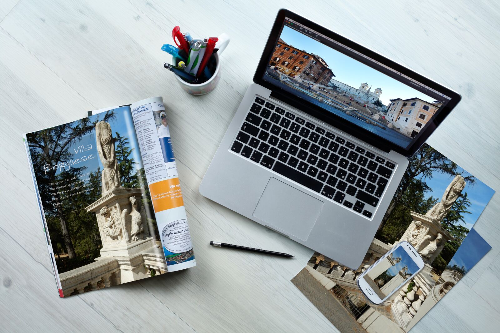 Canon EOS 5D Mark II sample photo. Communication, workplace, macbook photography