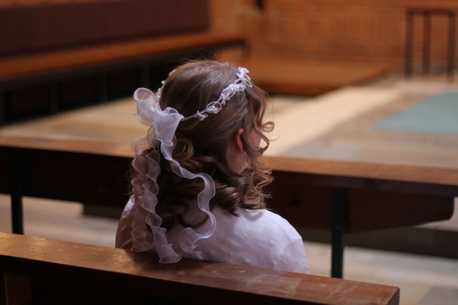 Canon EOS 1200D (EOS Rebel T5 / EOS Kiss X70 / EOS Hi) + Canon EF 50mm F1.8 STM sample photo. Church, communion, confirmation photography