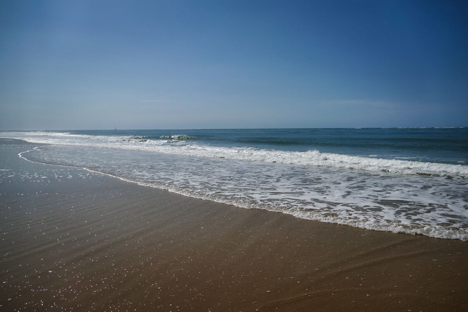 Panasonic Lumix DMC-FZ1000 sample photo. Sea, beach, rest photography