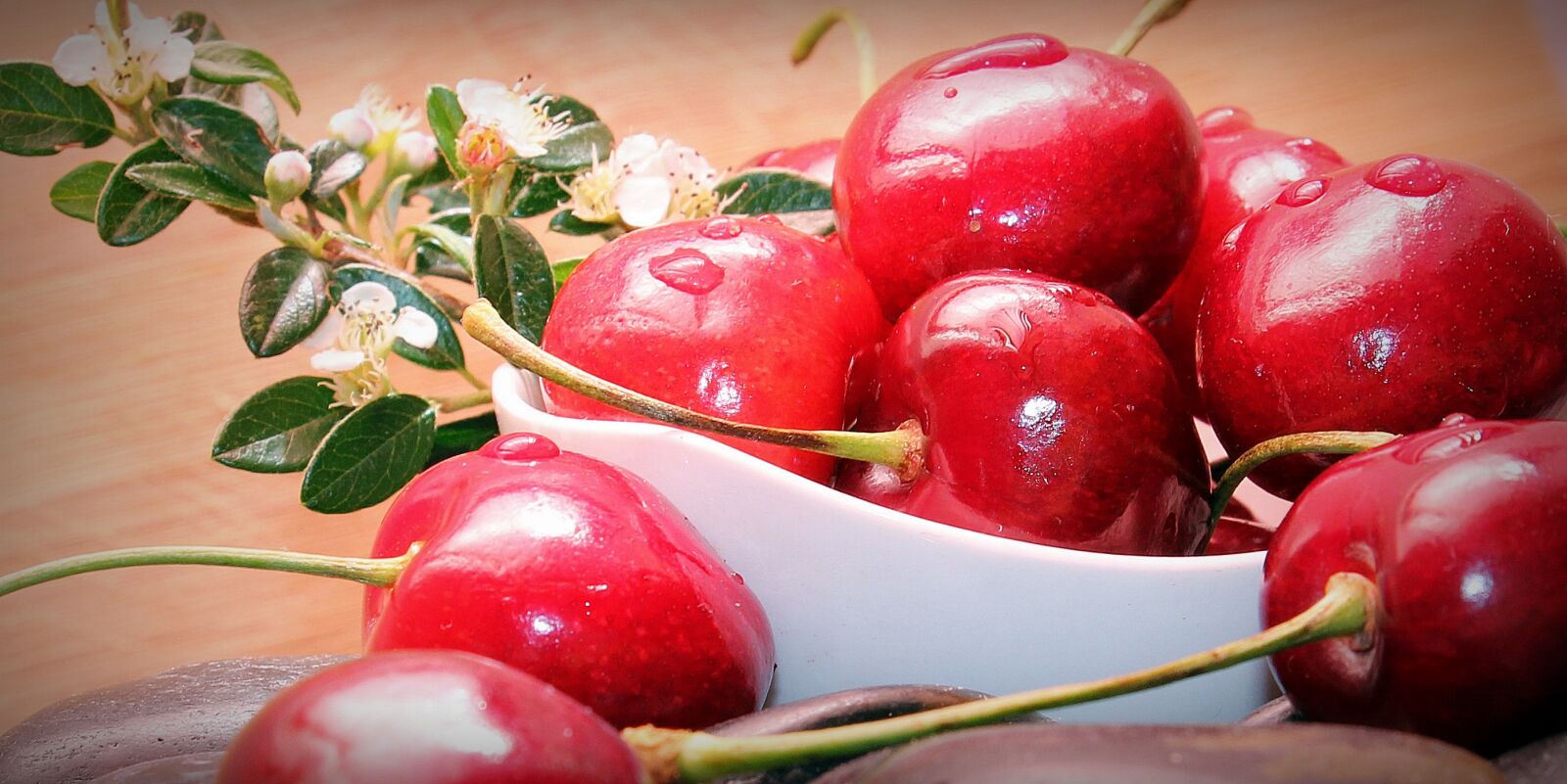 Canon EOS 550D (EOS Rebel T2i / EOS Kiss X4) sample photo. Cherries, fruits, fruit photography