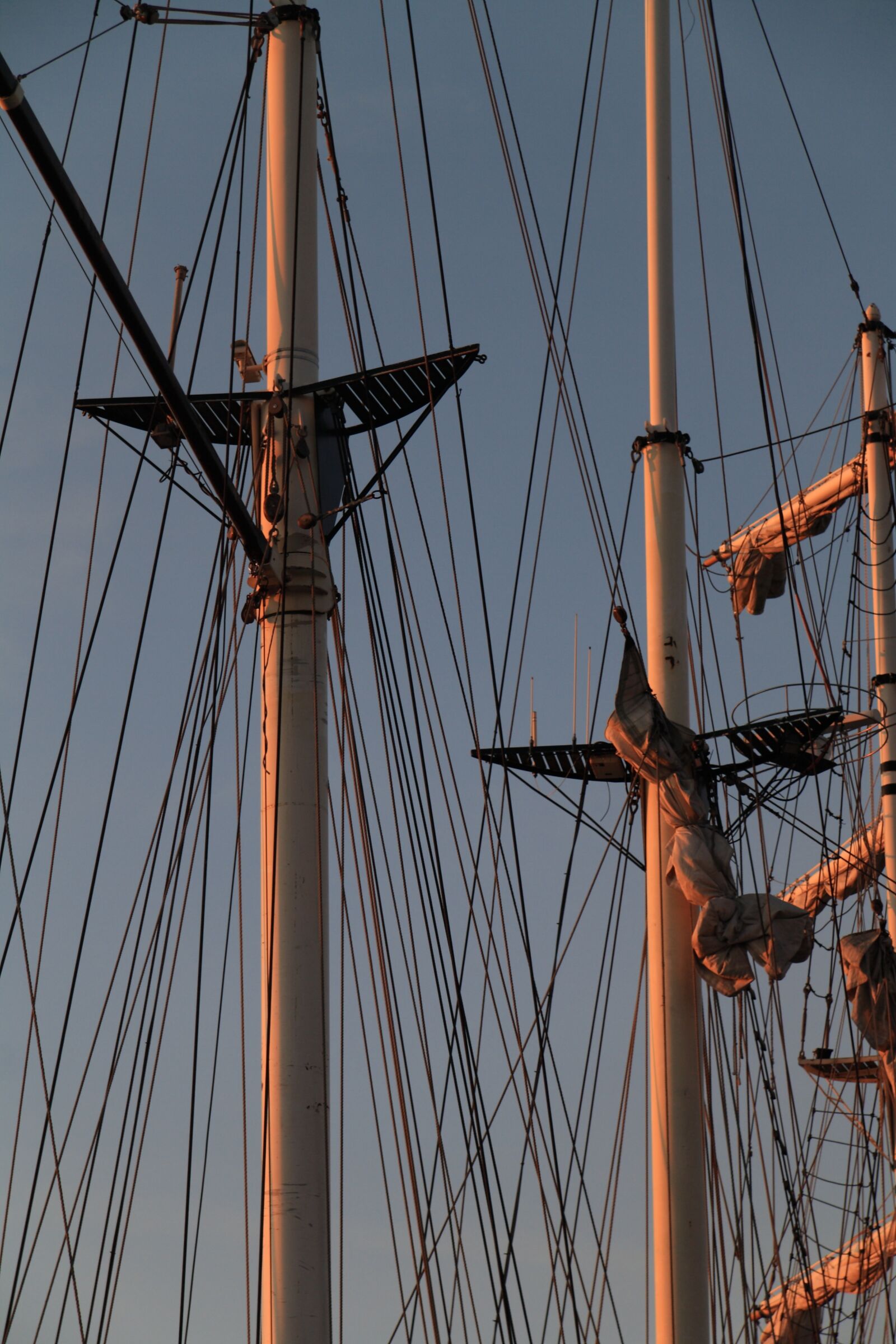 Canon EOS 1000D (EOS Digital Rebel XS / EOS Kiss F) sample photo. Netherlands, harlingen, sunset photography