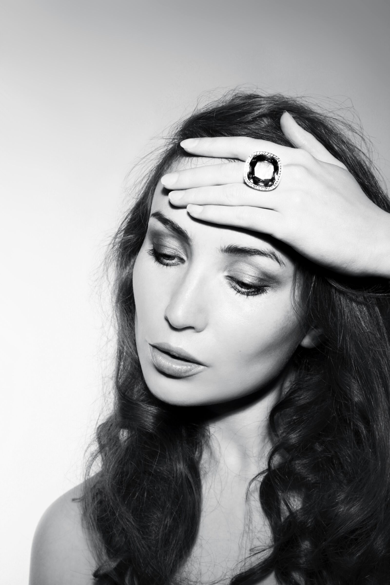 Canon EOS 5D Mark II sample photo. Woman, jewelry, jewellery photography