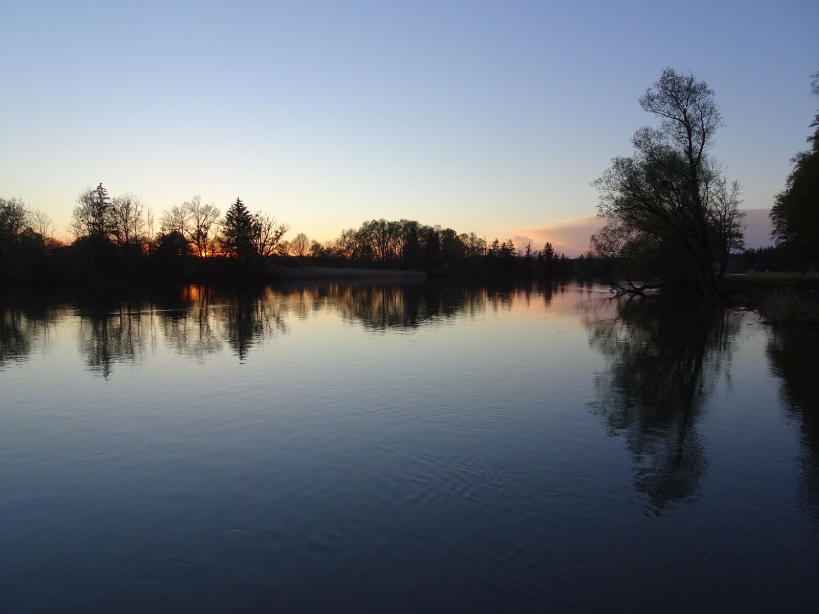 Sony Cyber-shot DSC-WX500 sample photo. Lake, water, romantic photography