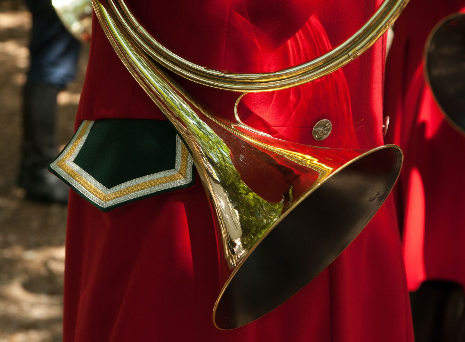 Pentax K10D sample photo. Hunting horn, instrument, music photography