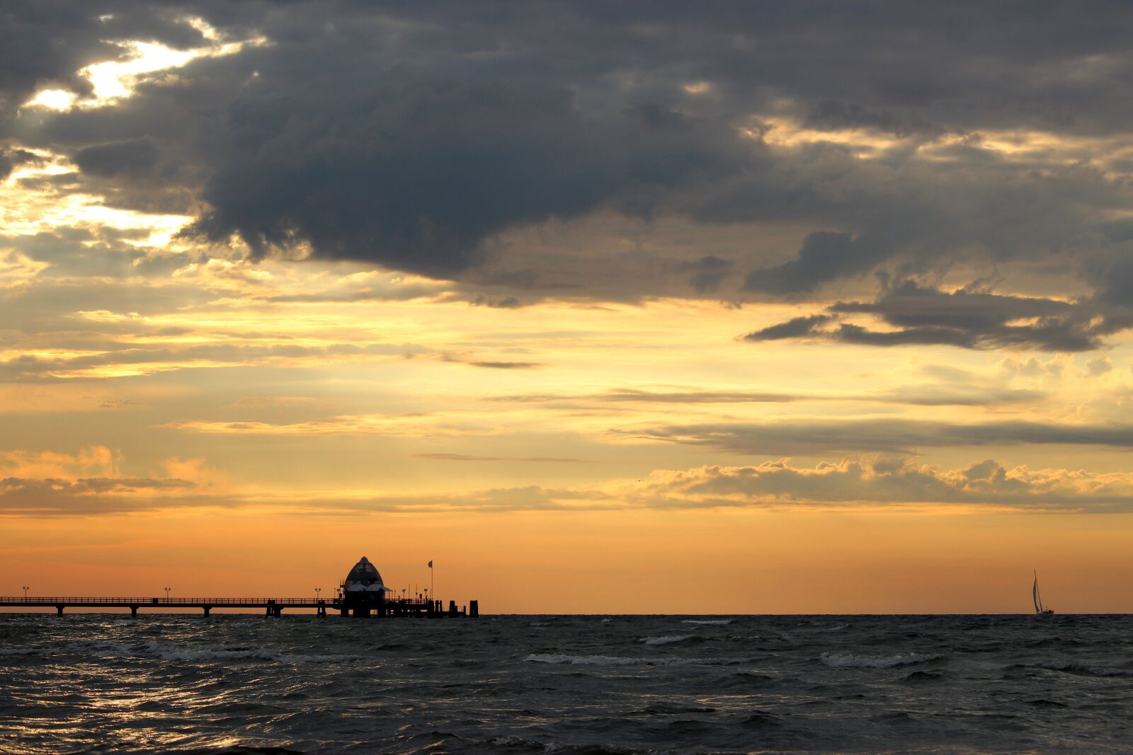 Canon EF-S 55-250mm F4-5.6 IS STM sample photo. Sea bridge, baltic sea photography