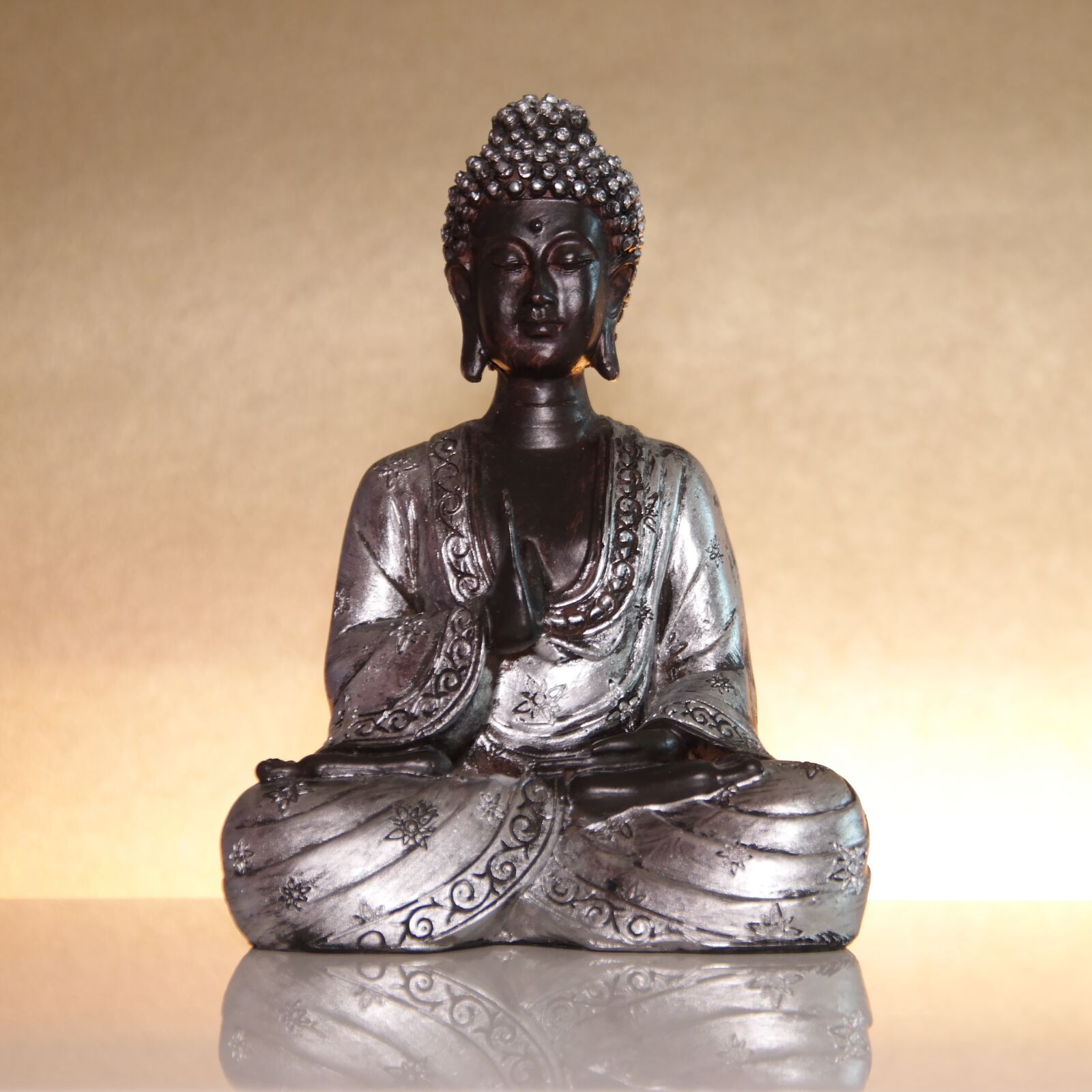 NX 18-200mm F3.5-6.3 sample photo. Buddha, buddhism, statue photography