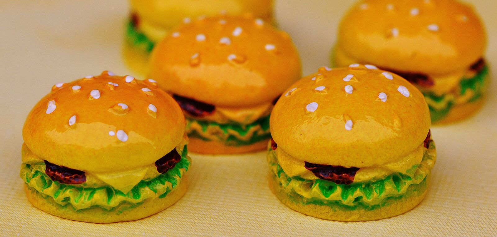 Nikon D3200 sample photo. Cheeseburger, burger, miniature photography
