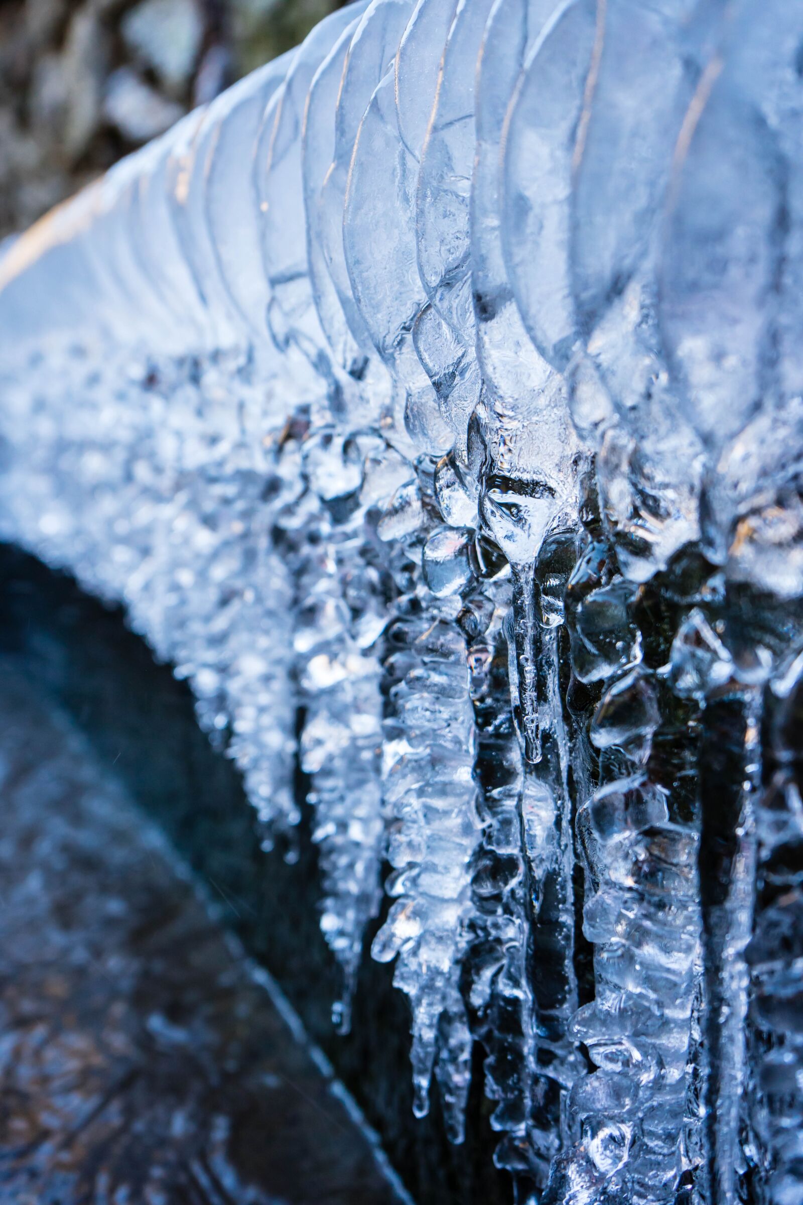 Sony a7 II + Sony FE 28-70mm F3.5-5.6 OSS sample photo. Ice, icicle, water photography