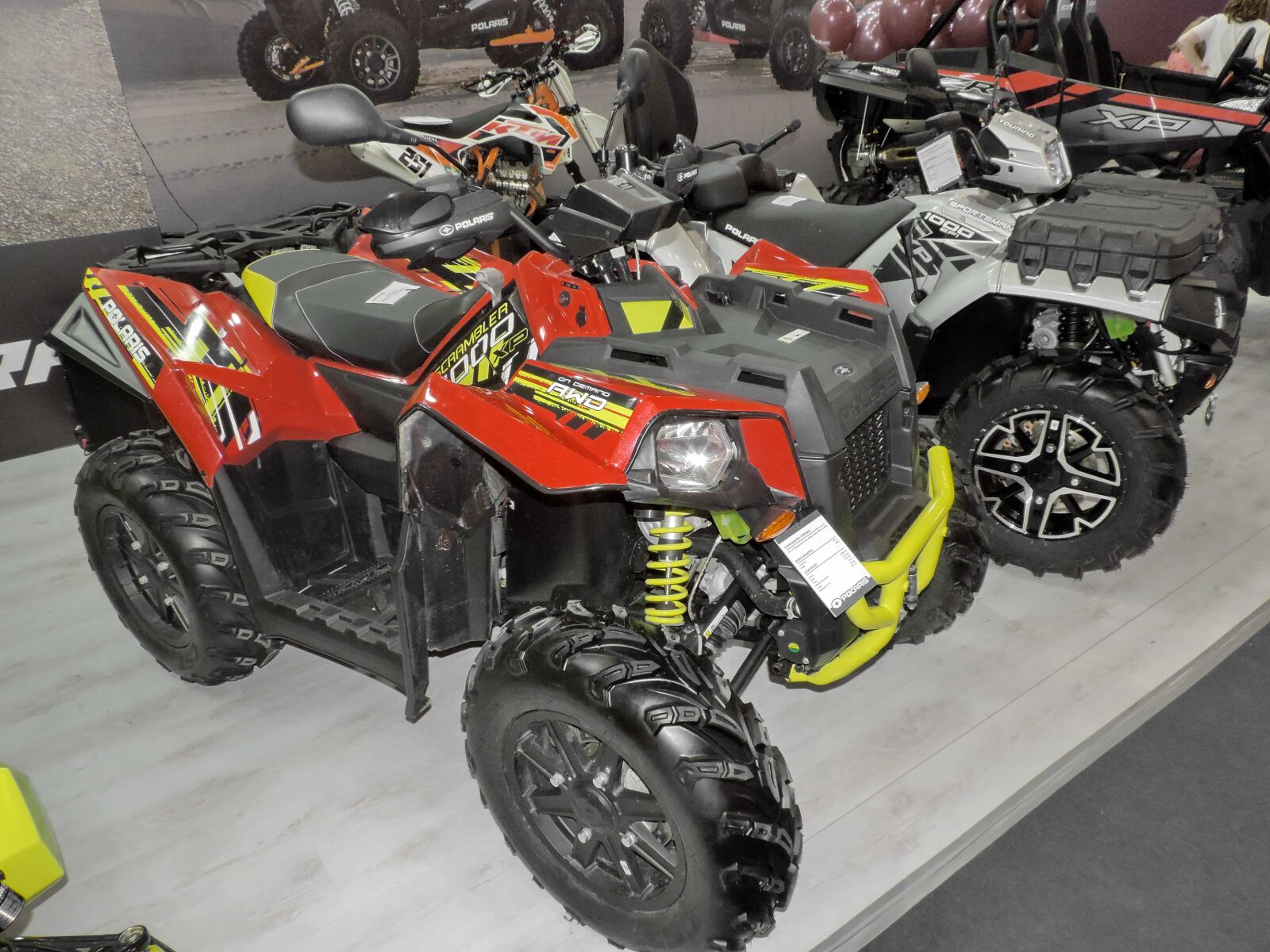 Nikon Coolpix P520 sample photo. Buggy, garage, repair shop photography