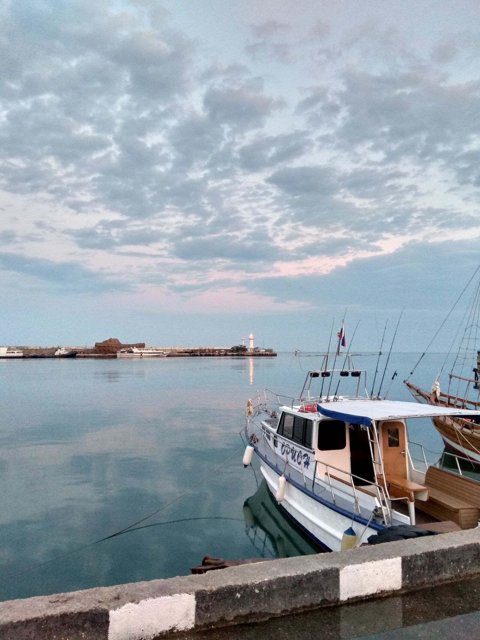 Xiaomi Redmi Note 4 sample photo. Lighthouse, sea, quay photography