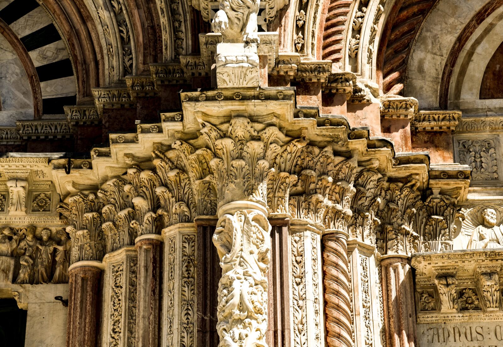Tamron 28-300mm F3.5-6.3 Di VC PZD sample photo. Siena, dom, western front photography