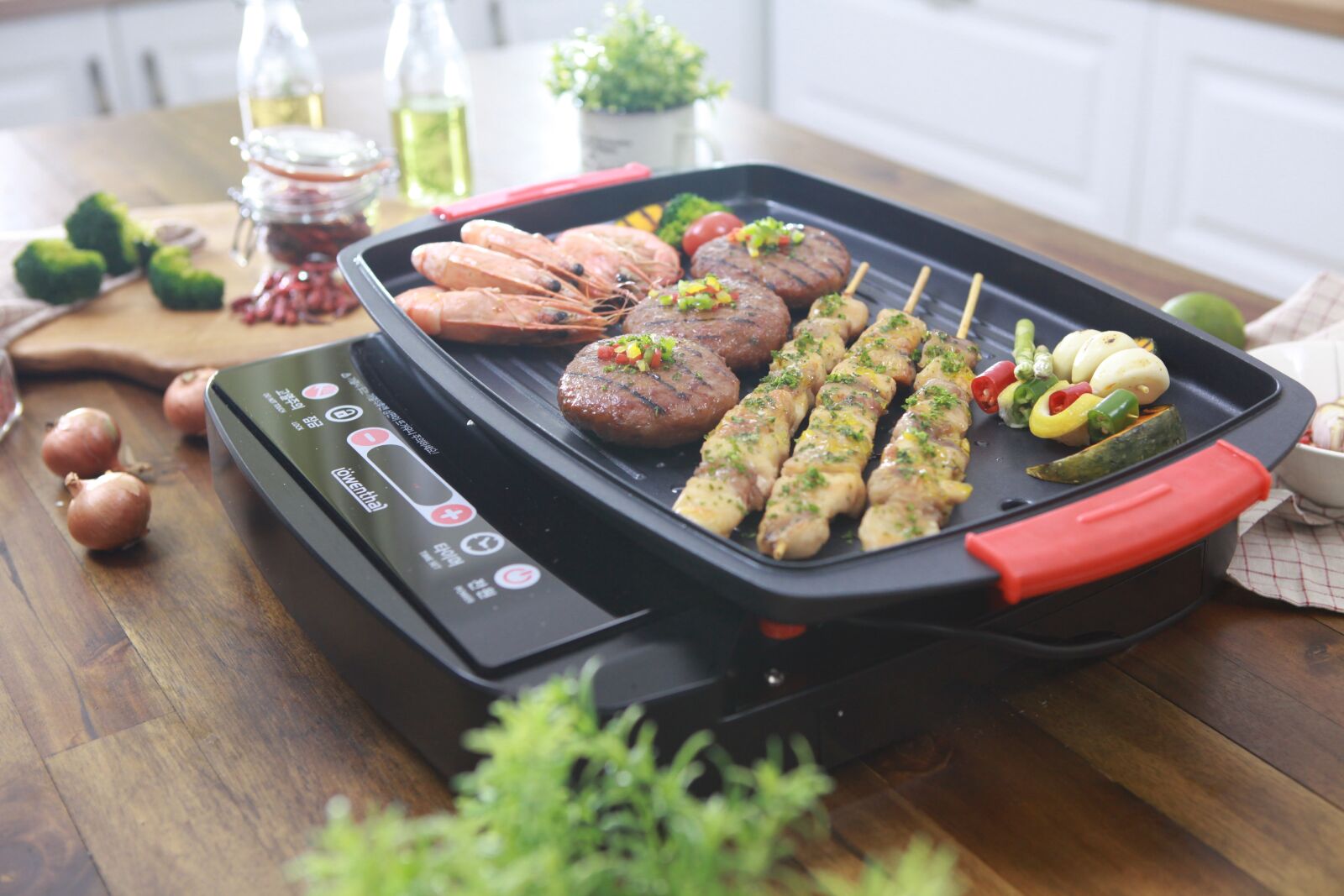 Canon EOS 5D Mark II sample photo. Grill, cooking, meat photography