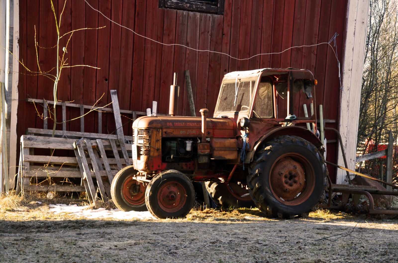 Nikon D5100 sample photo. Tractor, skellefteå, barn photography