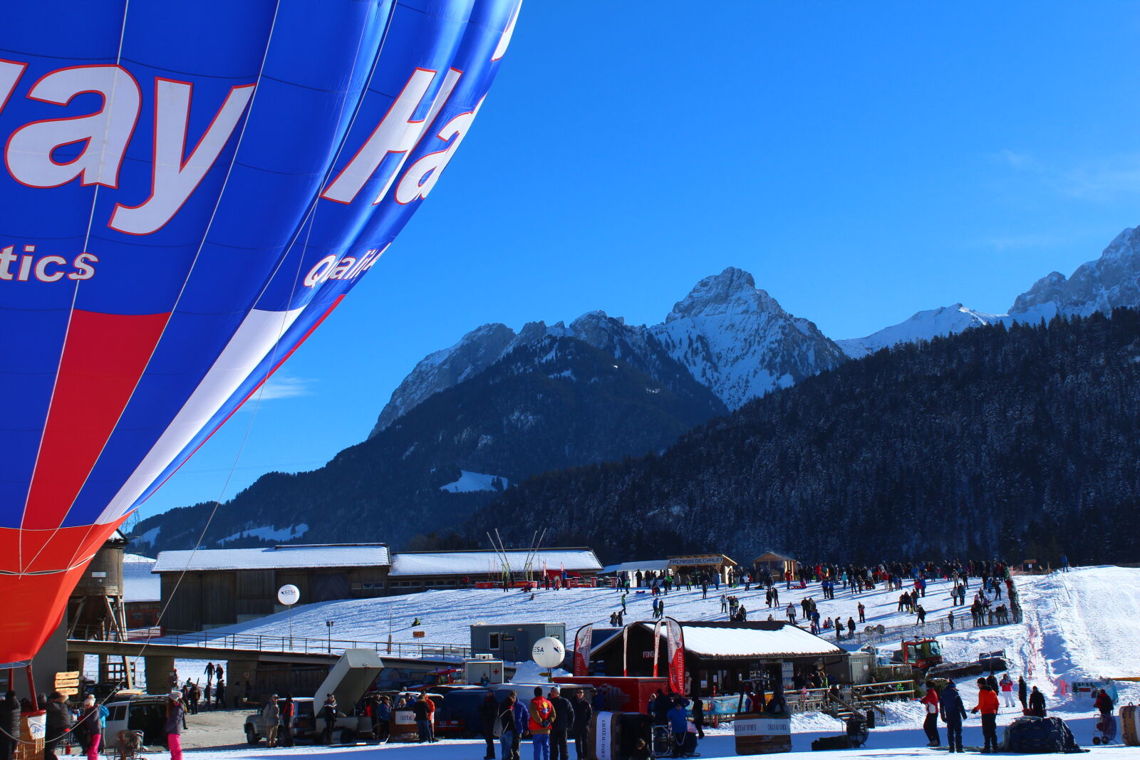 Canon EOS 1200D (EOS Rebel T5 / EOS Kiss X70 / EOS Hi) sample photo. Alps, ballooing, balloon, flying photography