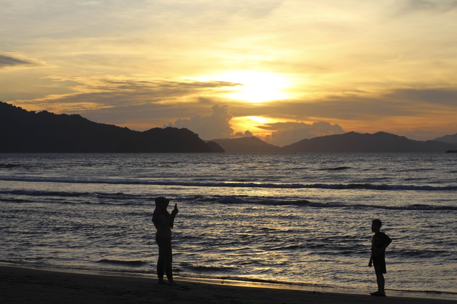 Canon EOS 650D (EOS Rebel T4i / EOS Kiss X6i) sample photo. Sunset, the sea, sun photography