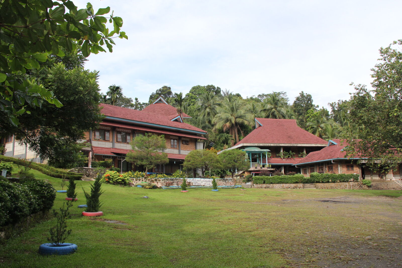 Canon EF-S 18-200mm F3.5-5.6 IS sample photo. Catholic, deli, serdang, pps photography
