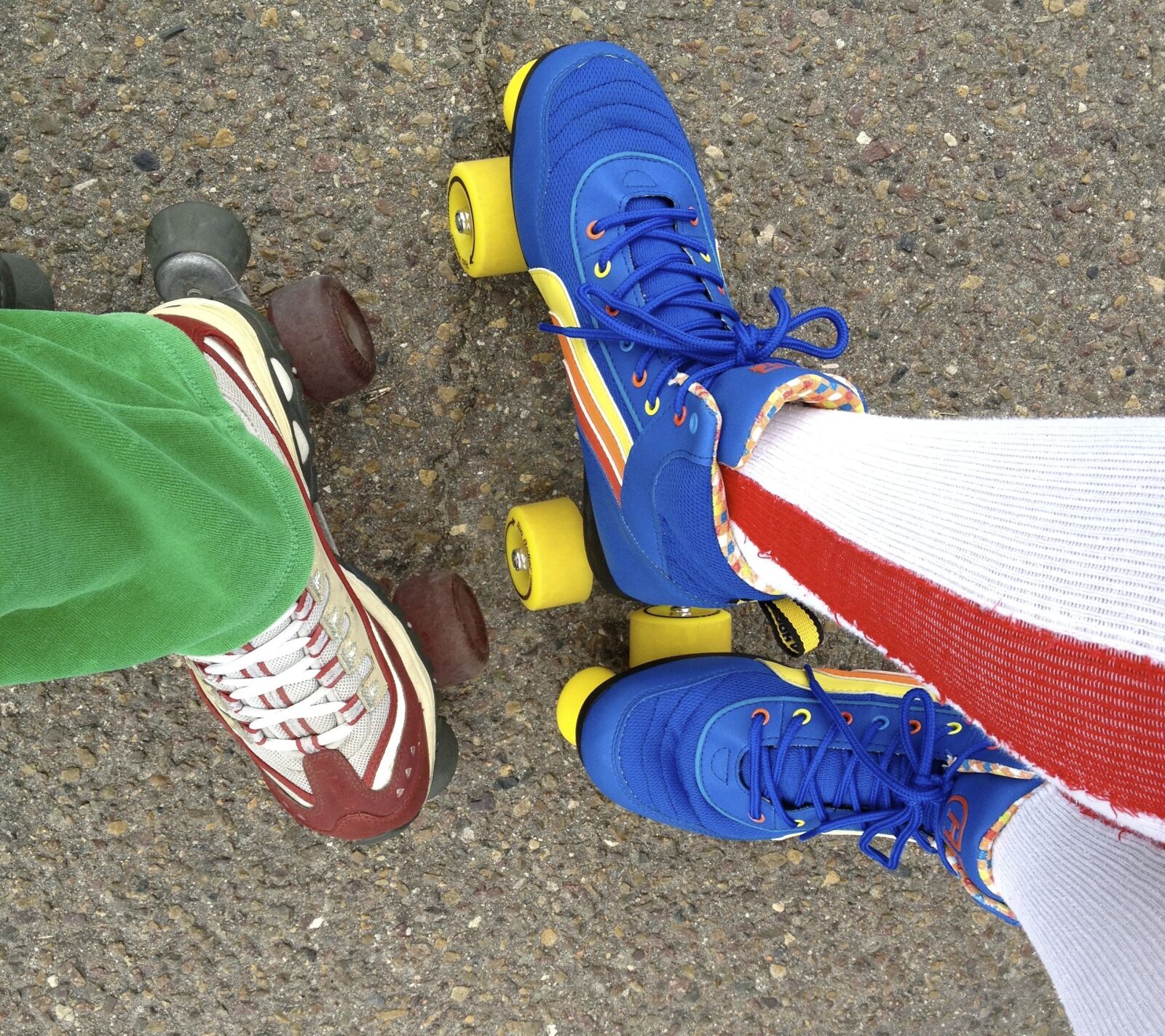Apple iPhone 4S sample photo. Skate, roller skating, feet photography