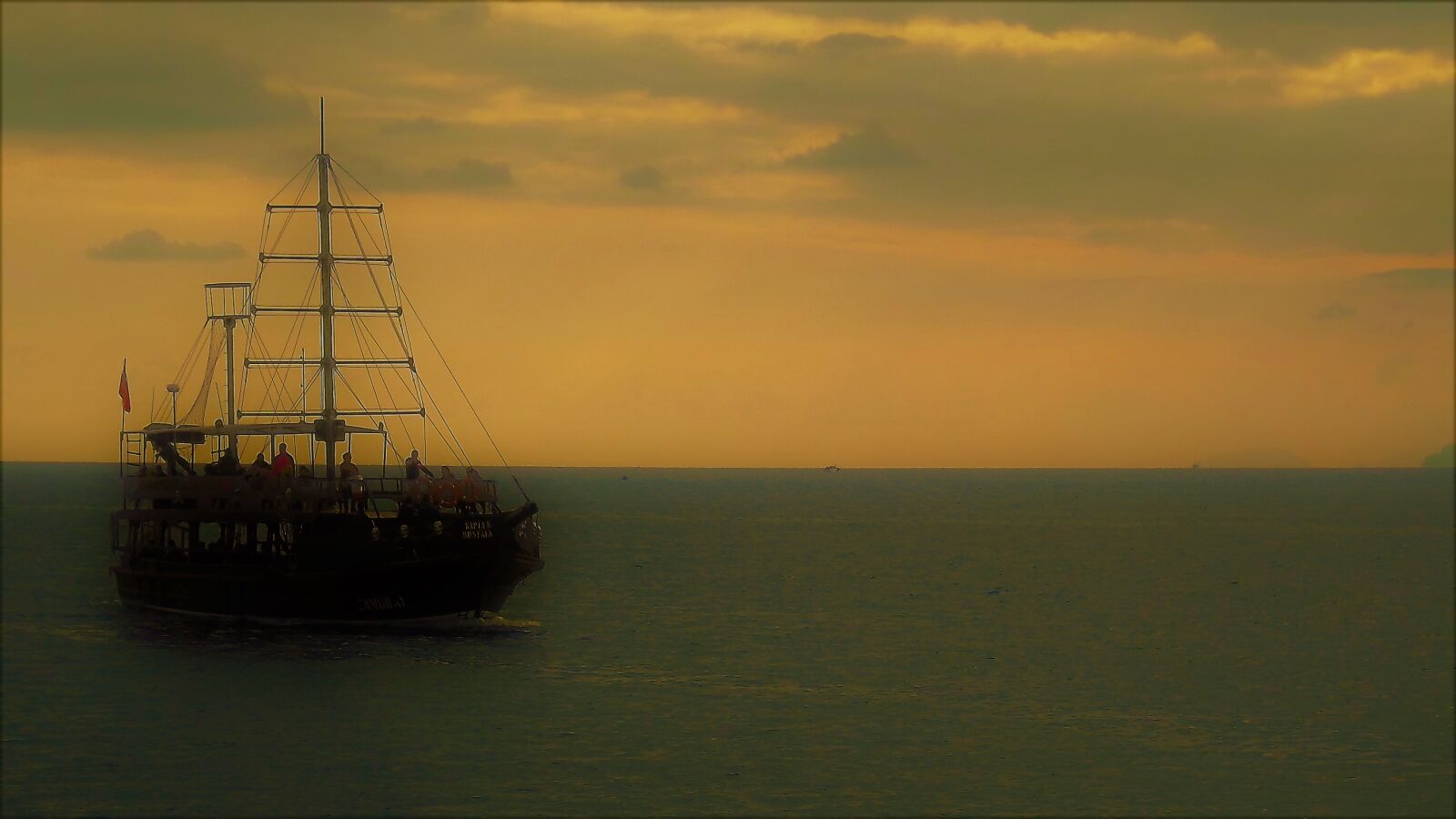 Fujifilm FinePix S3400 sample photo. Ship, sunset, marine photography