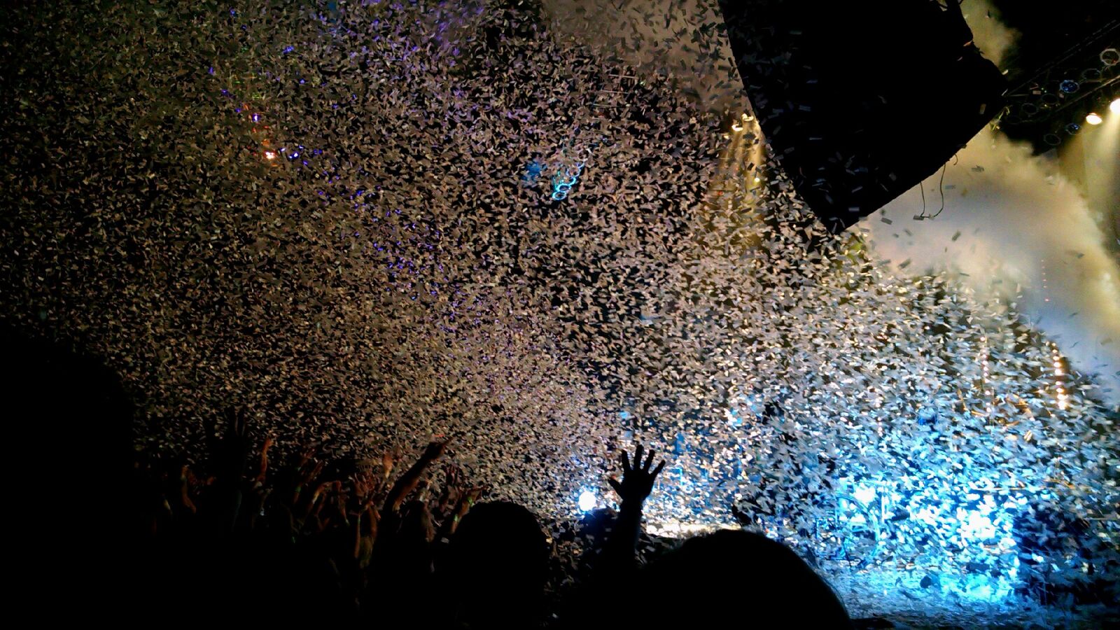 Motorola Moto X (1st Gen) sample photo. Celebration, concert, confetti, music photography