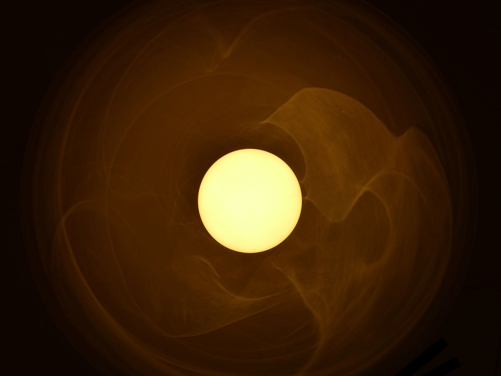 Panasonic Lumix DMC-FZ200 sample photo. Lamp, cloud, lighting photography