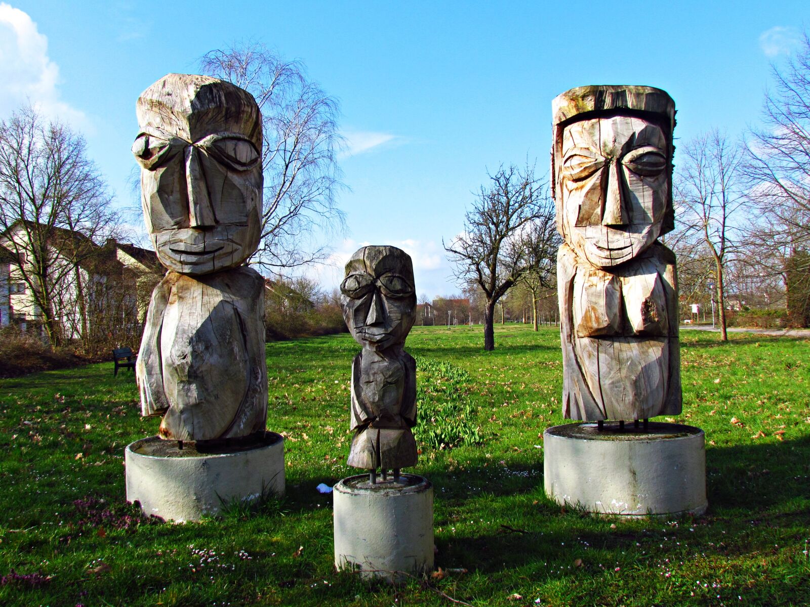 Canon PowerShot SX30 IS sample photo. Sculpture, architecture, wood photography