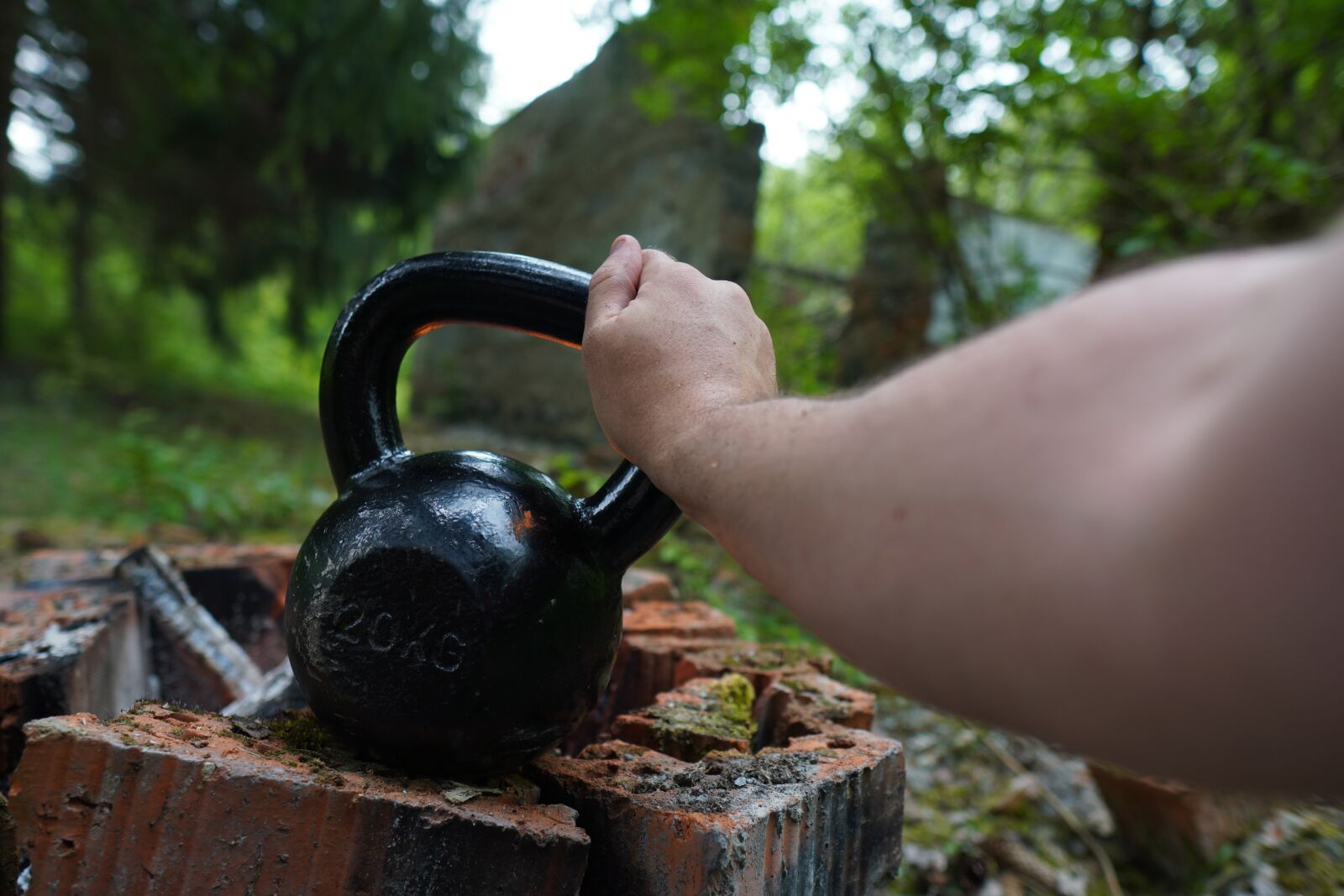 Sony a6400 + Sigma 16mm F1.4 DC DN | C sample photo. Kettlebell, trening, exercise photography