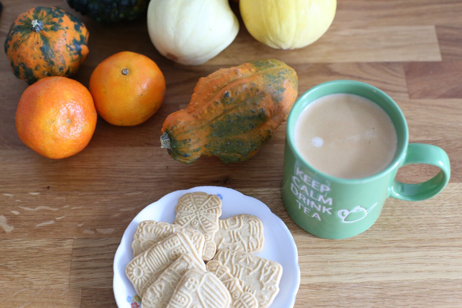 Canon EOS 6D + Canon EF 50mm F1.4 USM sample photo. Tea, pumpkin, orange photography