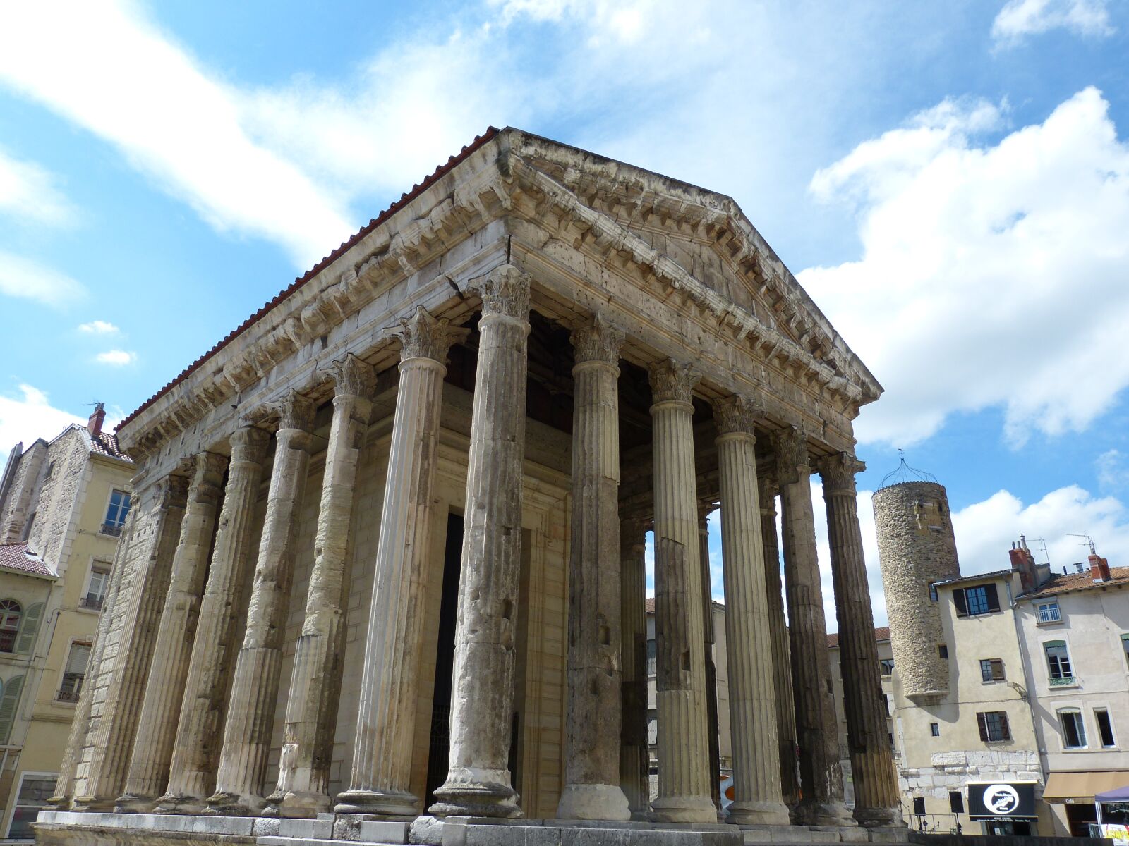 Panasonic Lumix DMC-FZ150 sample photo. Temple, pillar, vienne photography