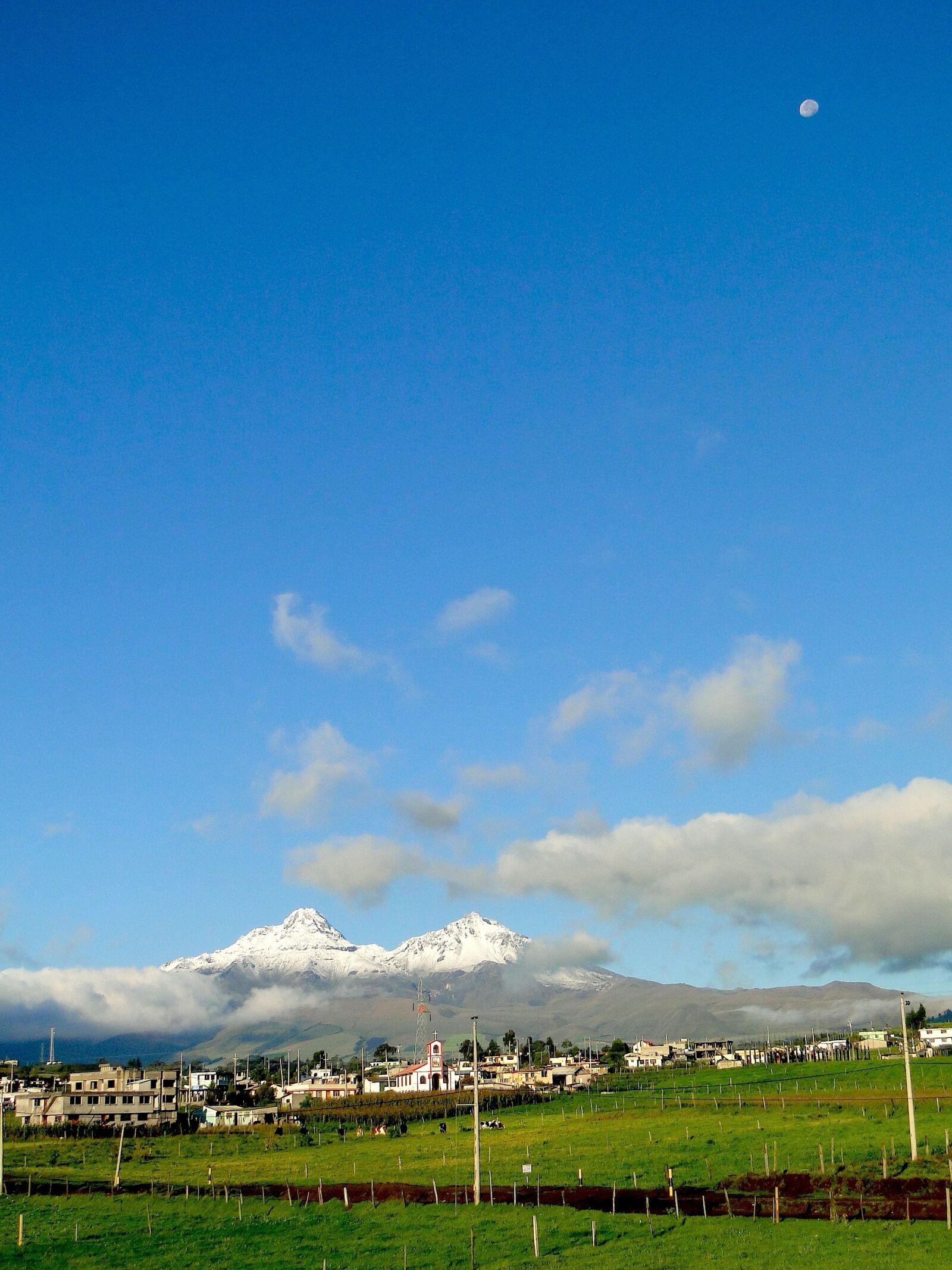 Sony Cyber-shot DSC-HX1 sample photo. Sky, moon, mountain photography