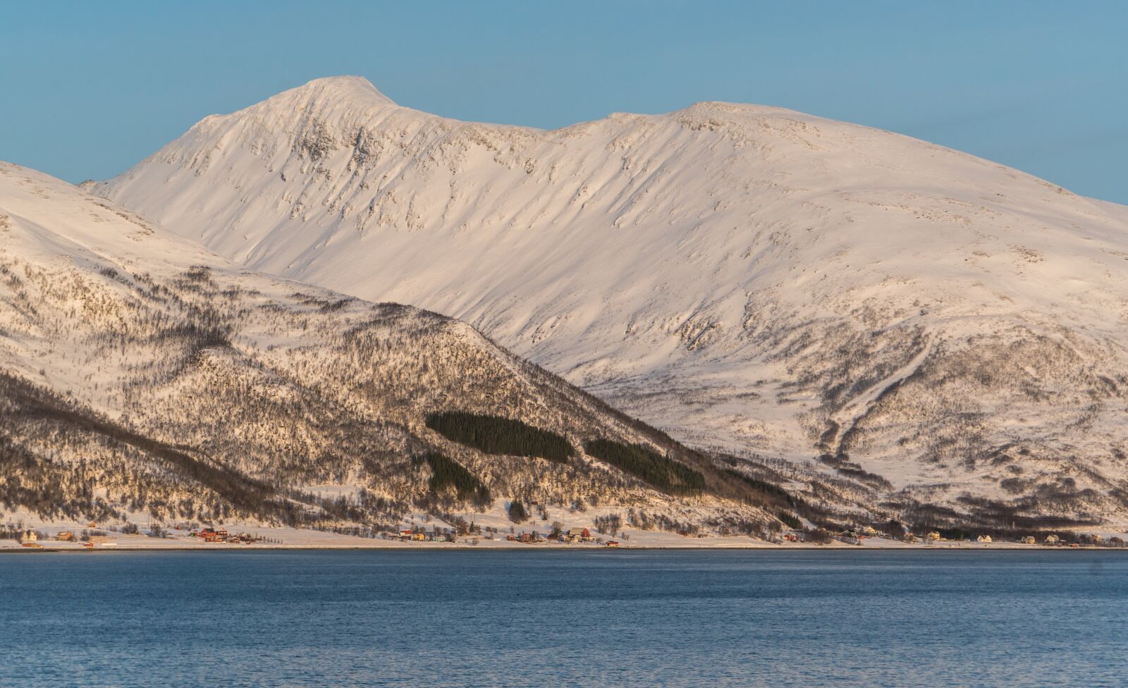 Sony a7R II + Sony FE 24-240mm F3.5-6.3 OSS sample photo. Norway, fjord, snow photography
